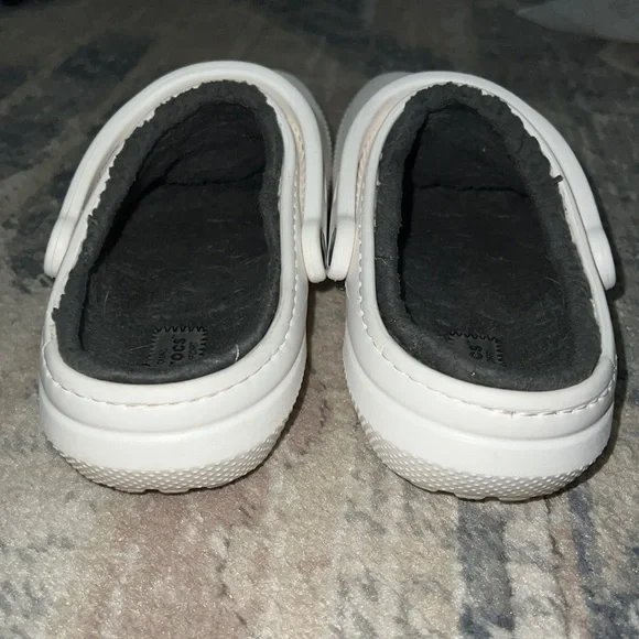 Crocs Classic Fuzz-Lined Clog - Picture 3 of 9